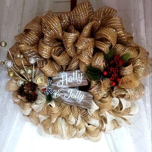 Beautiful Handmade 18-inch Christmas Wreath  Inside/Outside Decor